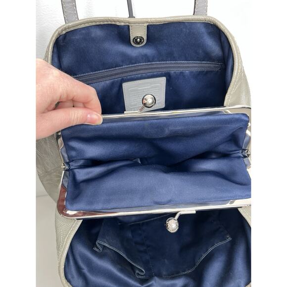 Coach Gray Silver Kiss Lock Handbag Purse F15658 - Picture 13 of 16